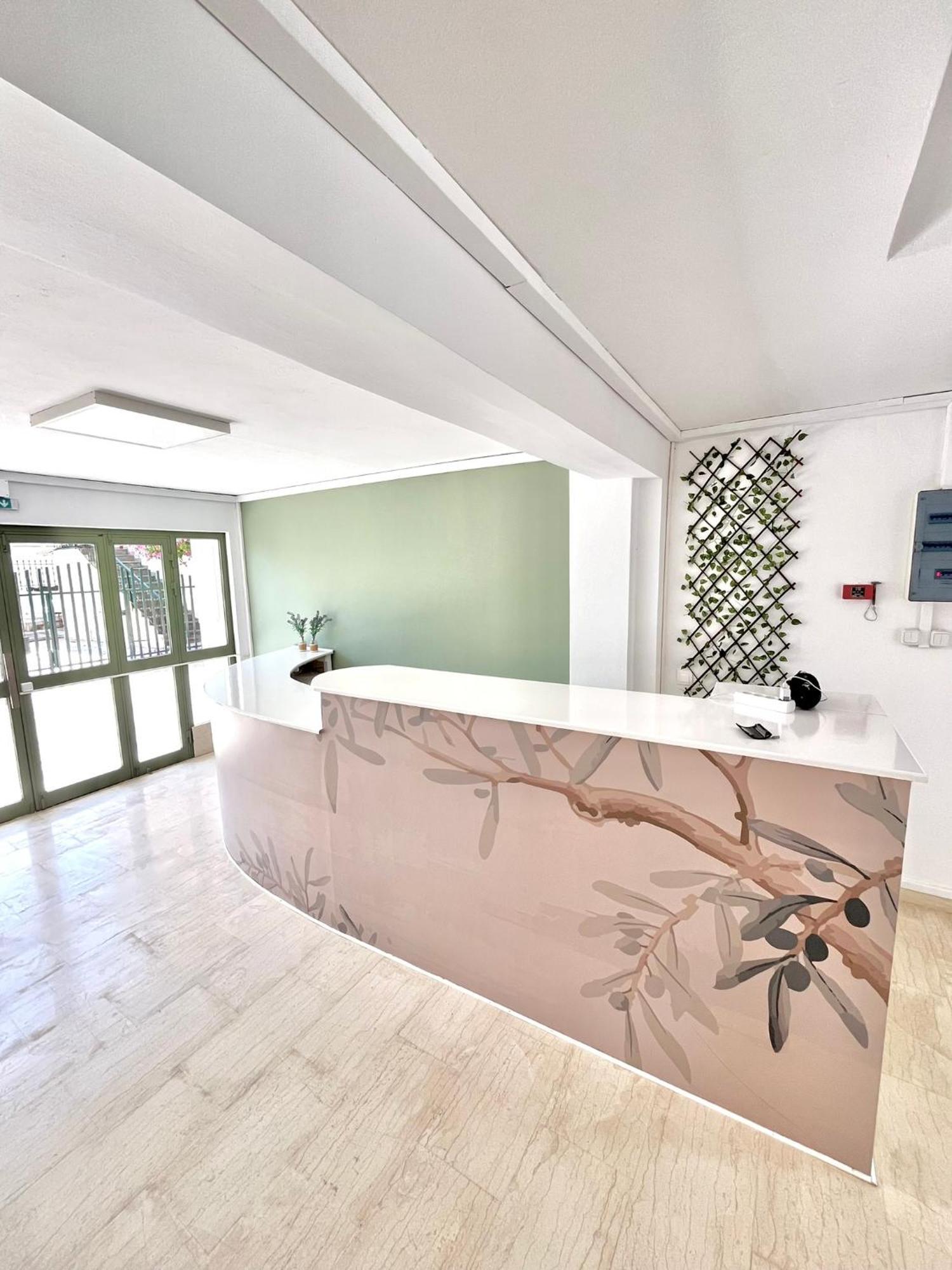 Oelia Rooms & Apartments Agia Marina  ภายนอก รูปภาพ