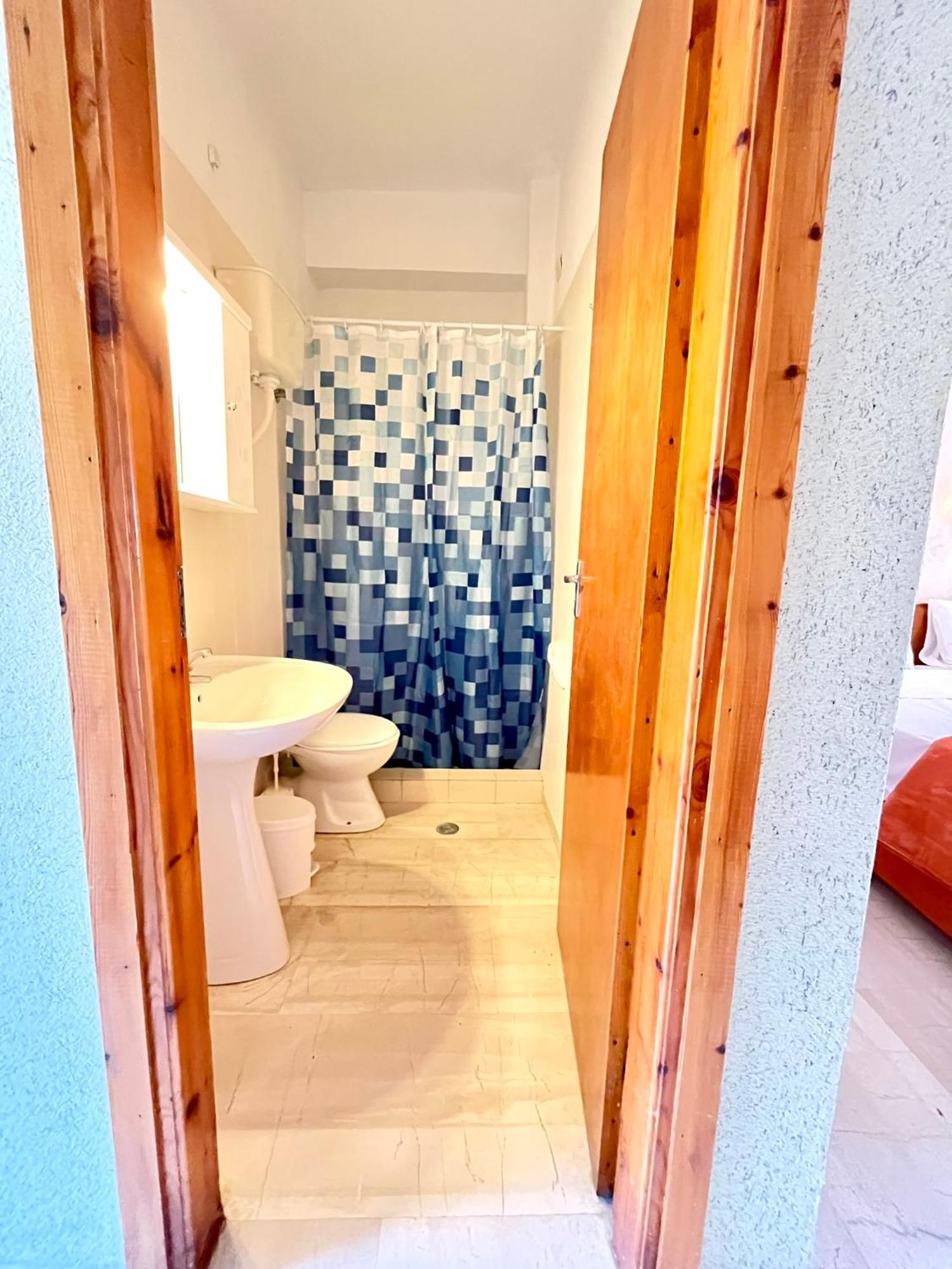 Oelia Rooms & Apartments Agia Marina  ภายนอก รูปภาพ