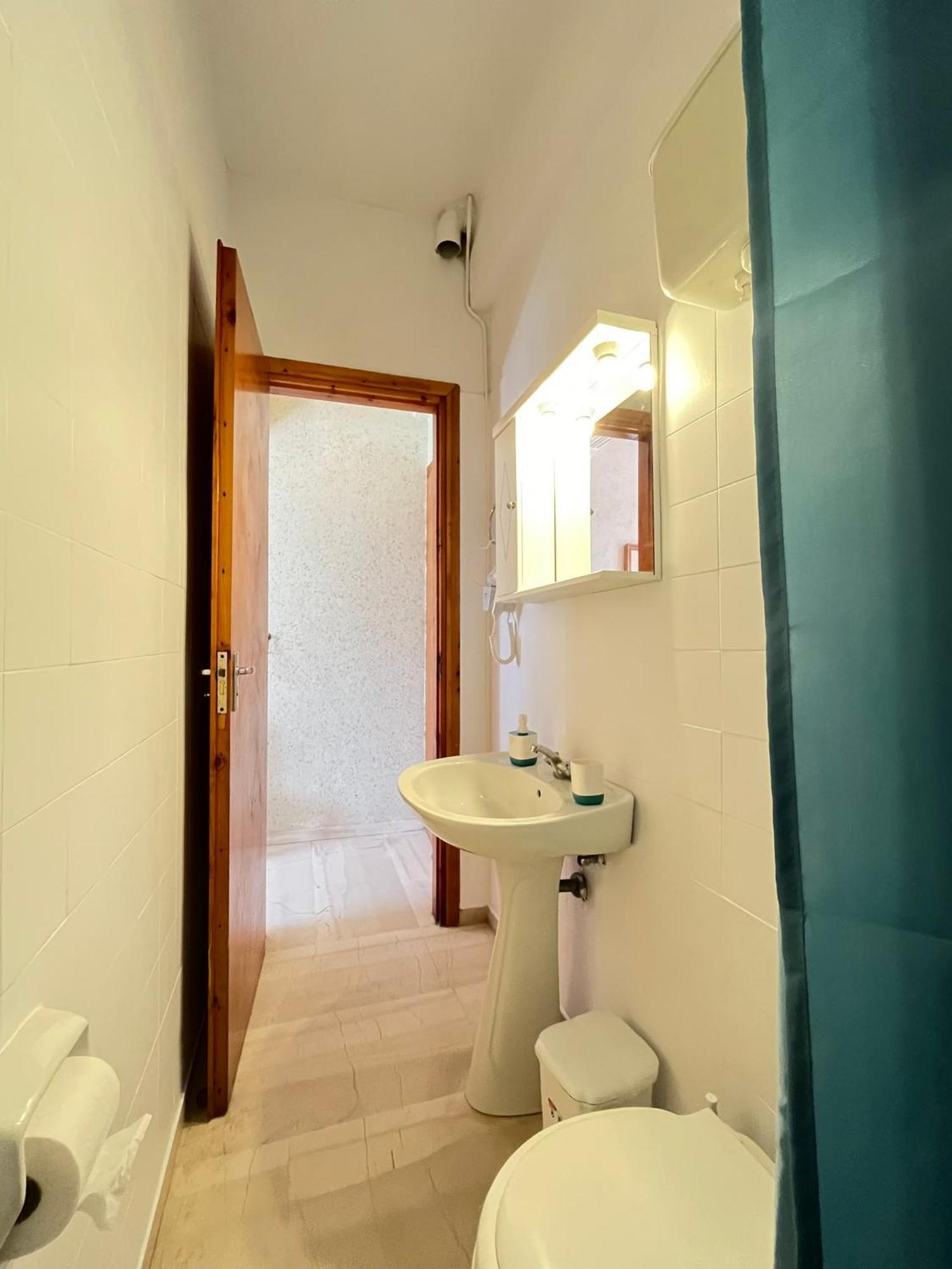Oelia Rooms & Apartments Agia Marina  ภายนอก รูปภาพ
