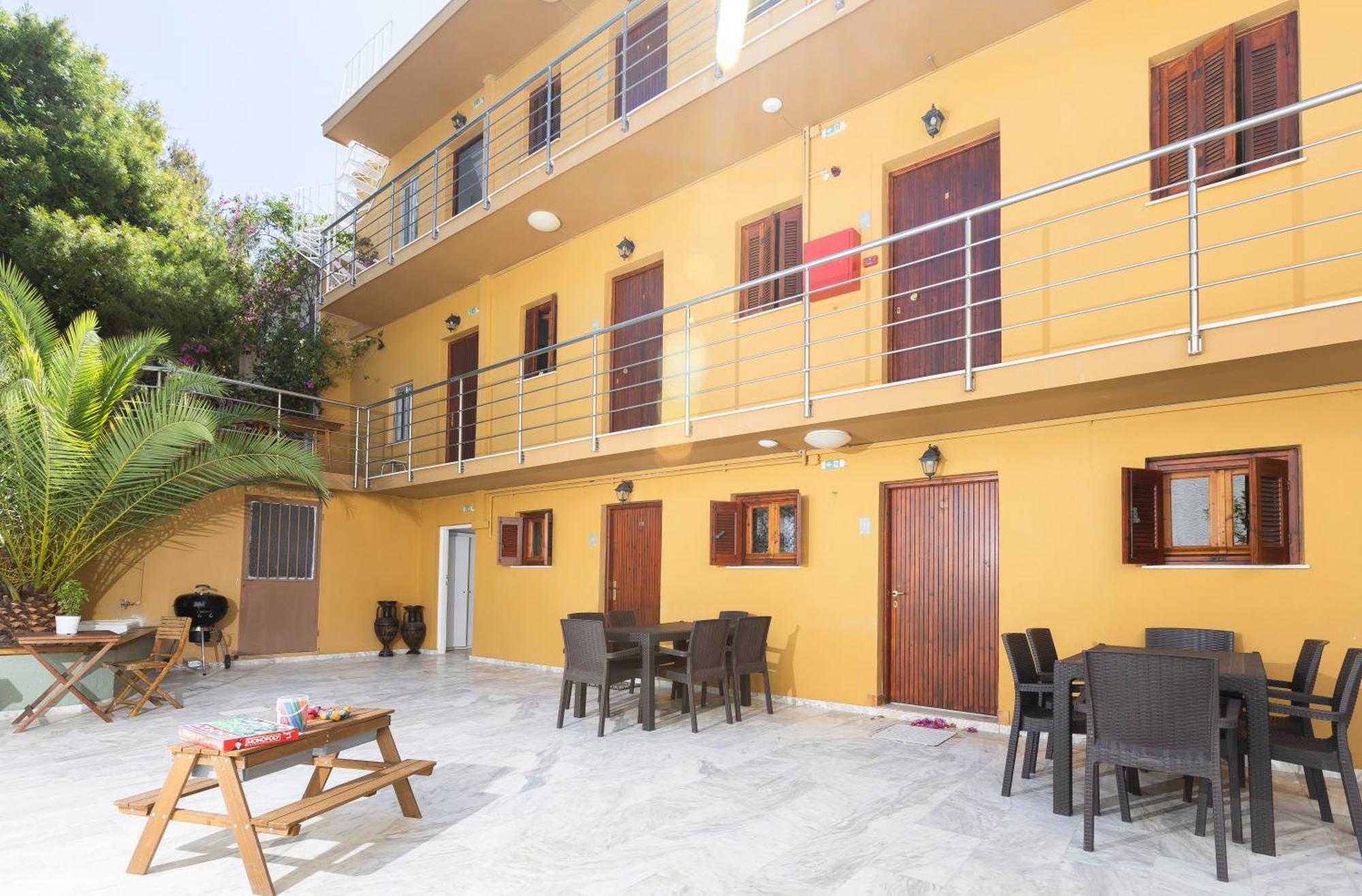 Oelia Rooms & Apartments Agia Marina  ภายนอก รูปภาพ